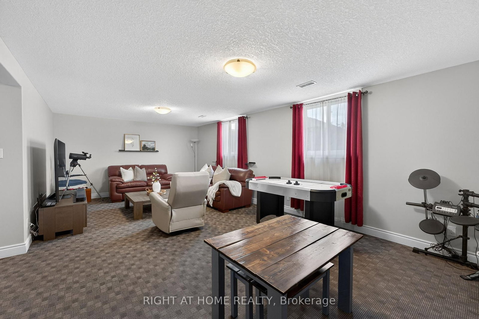 Detached House for sale at 48 Freedom Crescent, Quinte West, Ontario, K8V 0C2 - Sidney Ward - MLS: X12917536