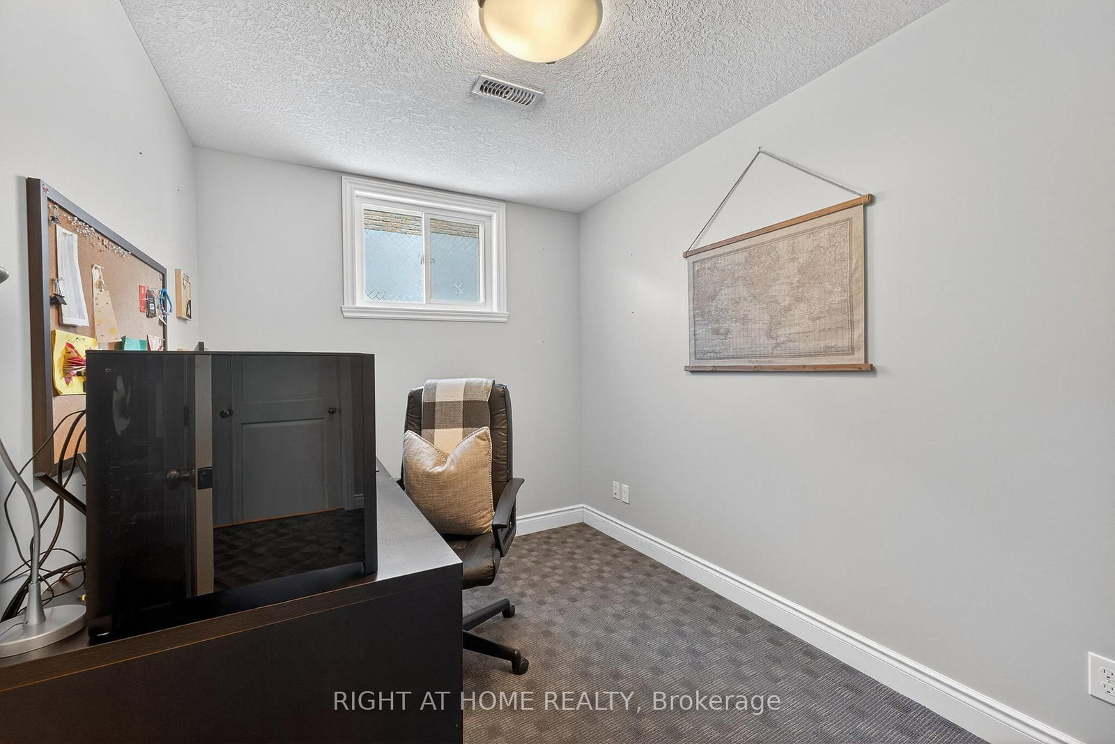 Detached House for sale at 48 Freedom Crescent, Quinte West, Ontario, K8V 0C2 - Sidney Ward - MLS: X12917536