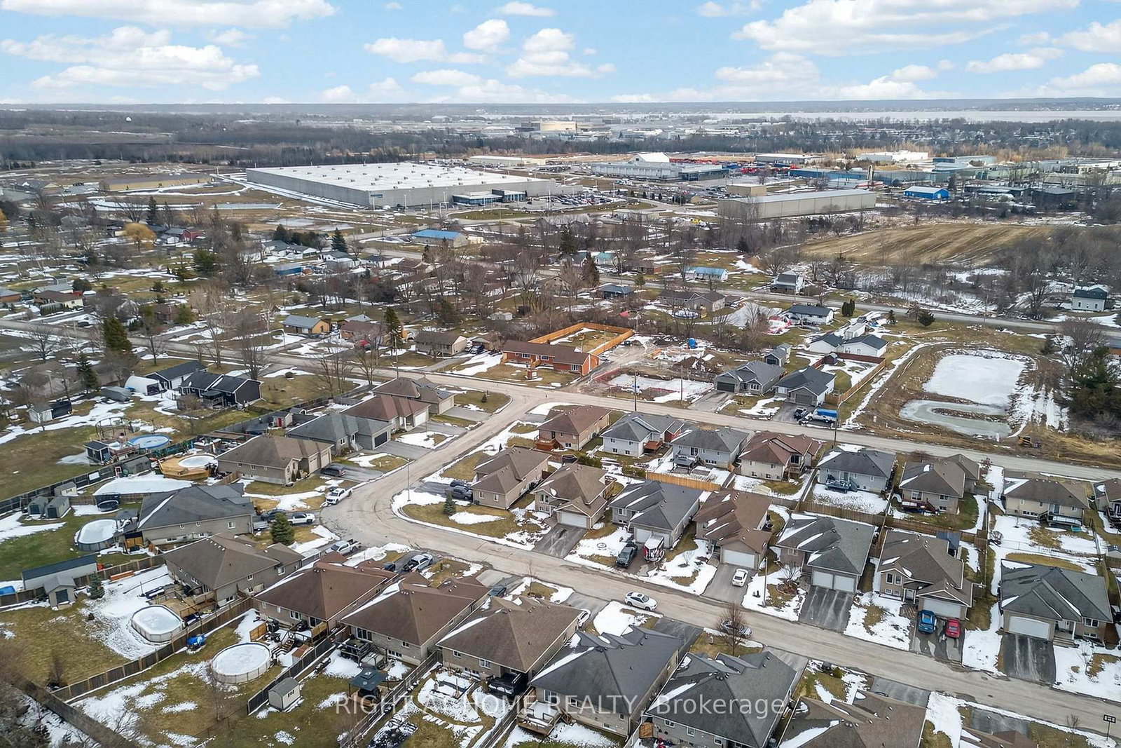 Detached House for sale at 48 Freedom Crescent, Quinte West, Ontario, K8V 0C2 - Sidney Ward - MLS: X12917536