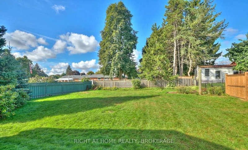 4491 Elmwood Ave, Niagara Falls, L2E 6H1 | Image 2