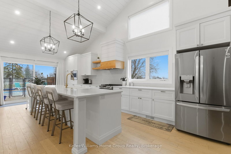 989 Northfield Dr E, Woolwich, N0B 1N0 | Image 2