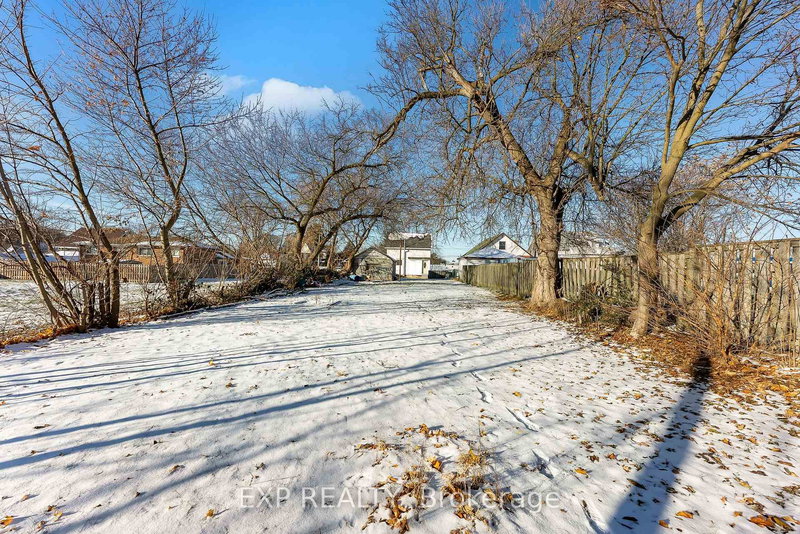 5932 Carlton Ave, Niagara Falls, L2G 5J5 | Image 3