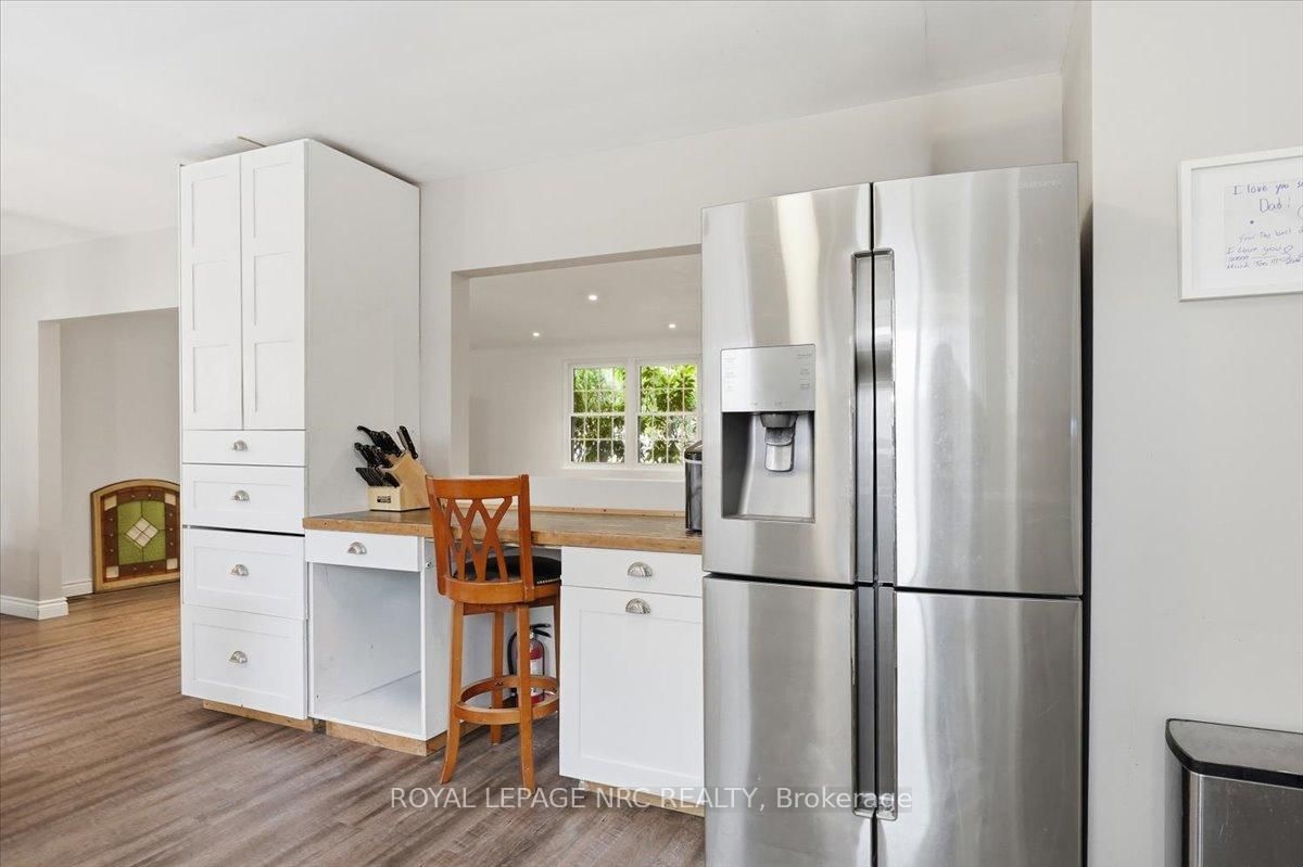 Detached House for sale at 14 Valiant Street, Pelham, Ontario, L0S 1E0 - Fonthill - MLS: X12917886