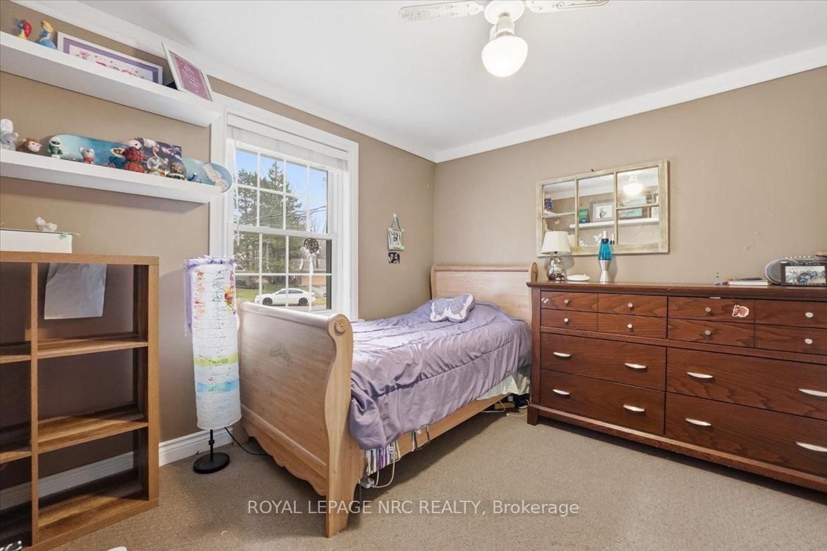 Detached House for sale at 14 Valiant Street, Pelham, Ontario, L0S 1E0 - Fonthill - MLS: X12917886