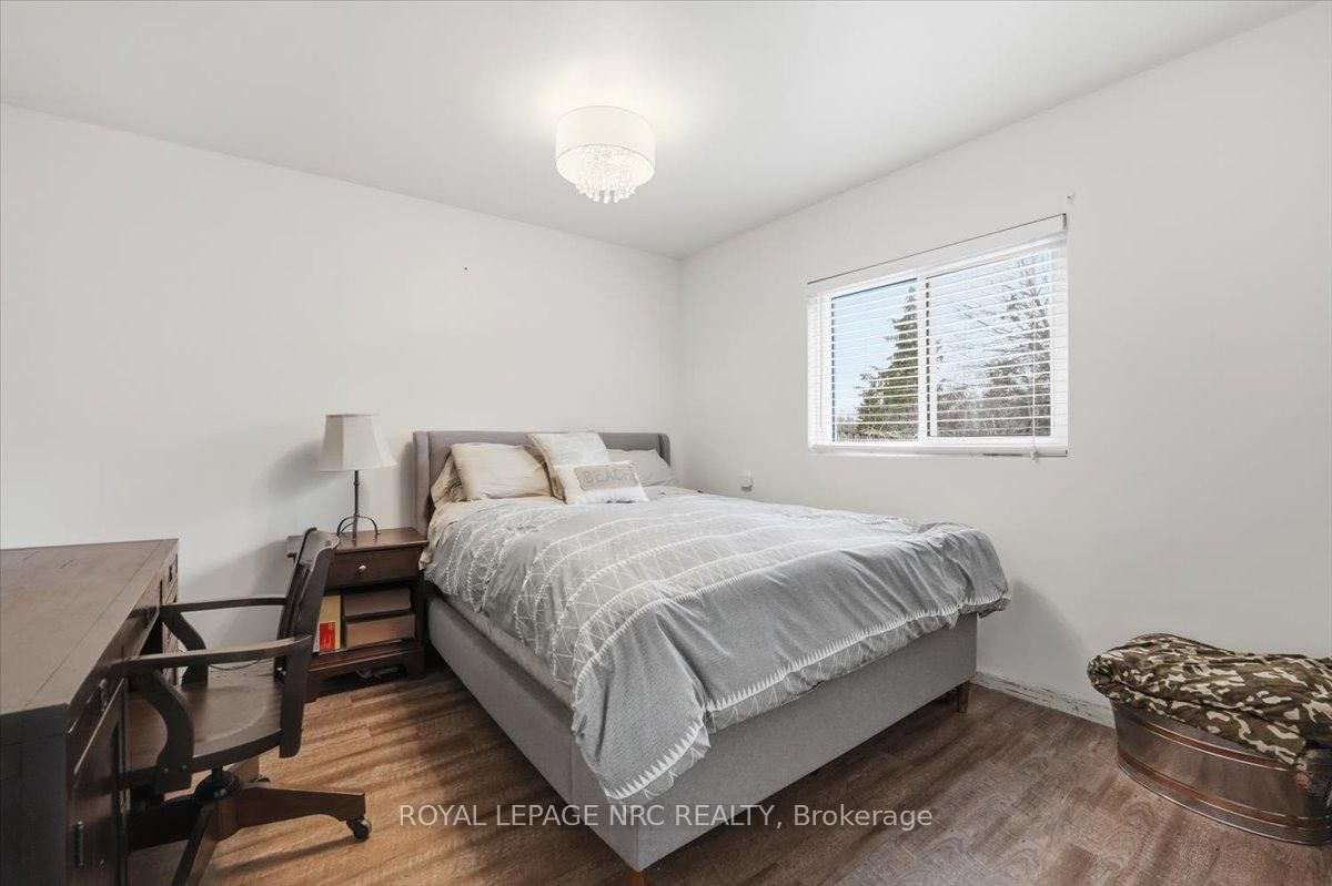 Detached House for sale at 14 Valiant Street, Pelham, Ontario, L0S 1E0 - Fonthill - MLS: X12917886