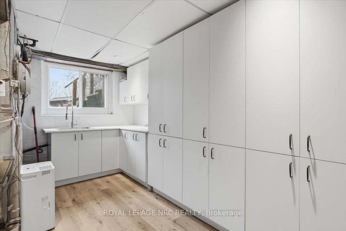 Detached House for sale at 14 Valiant Street, Pelham, Ontario, L0S 1E0 - Fonthill - MLS: X12917886