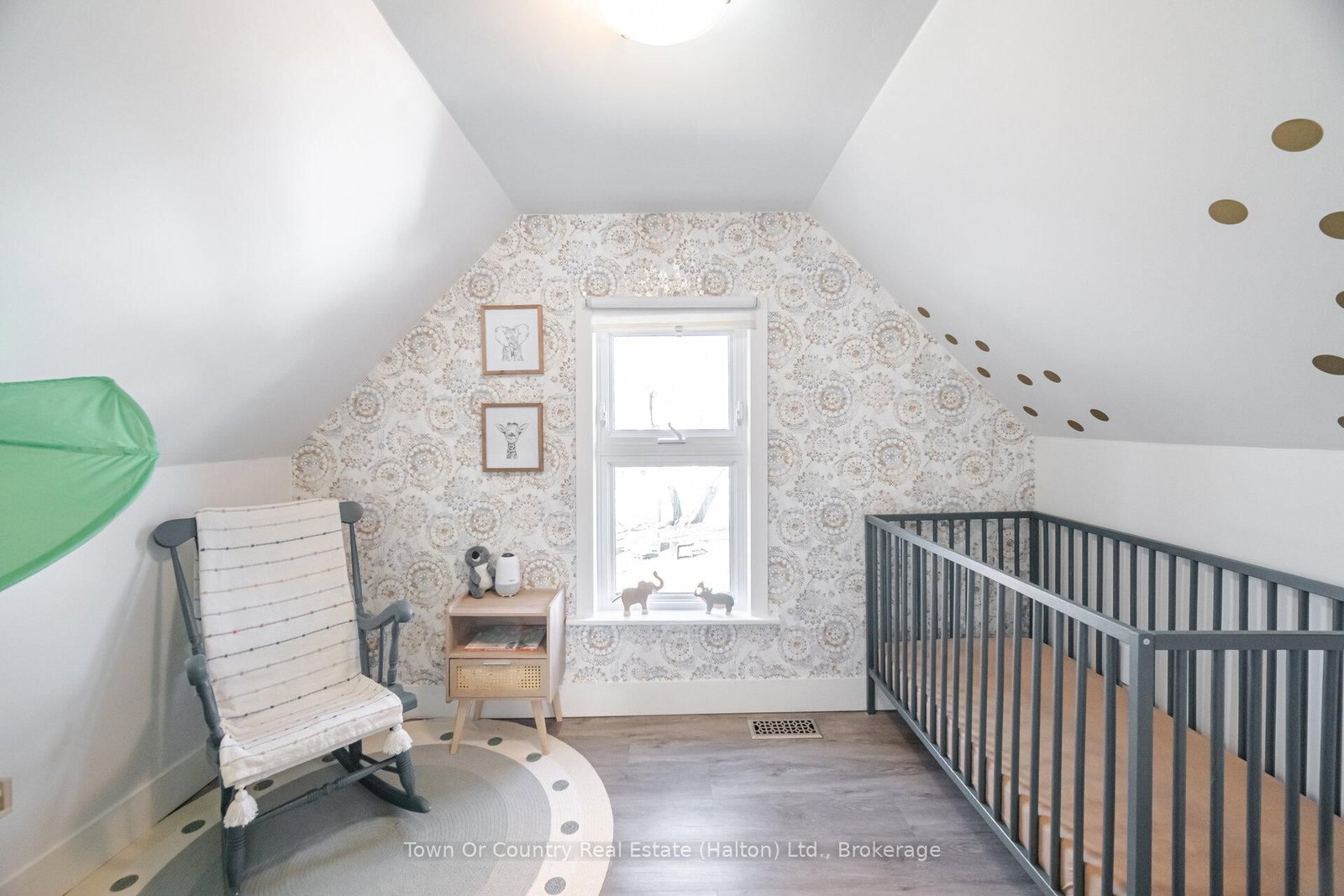 Detached House for sale at 23 Prince Street, St. Catharines, Ontario, L2R 3X6 - E. Chester - MLS: X12917944