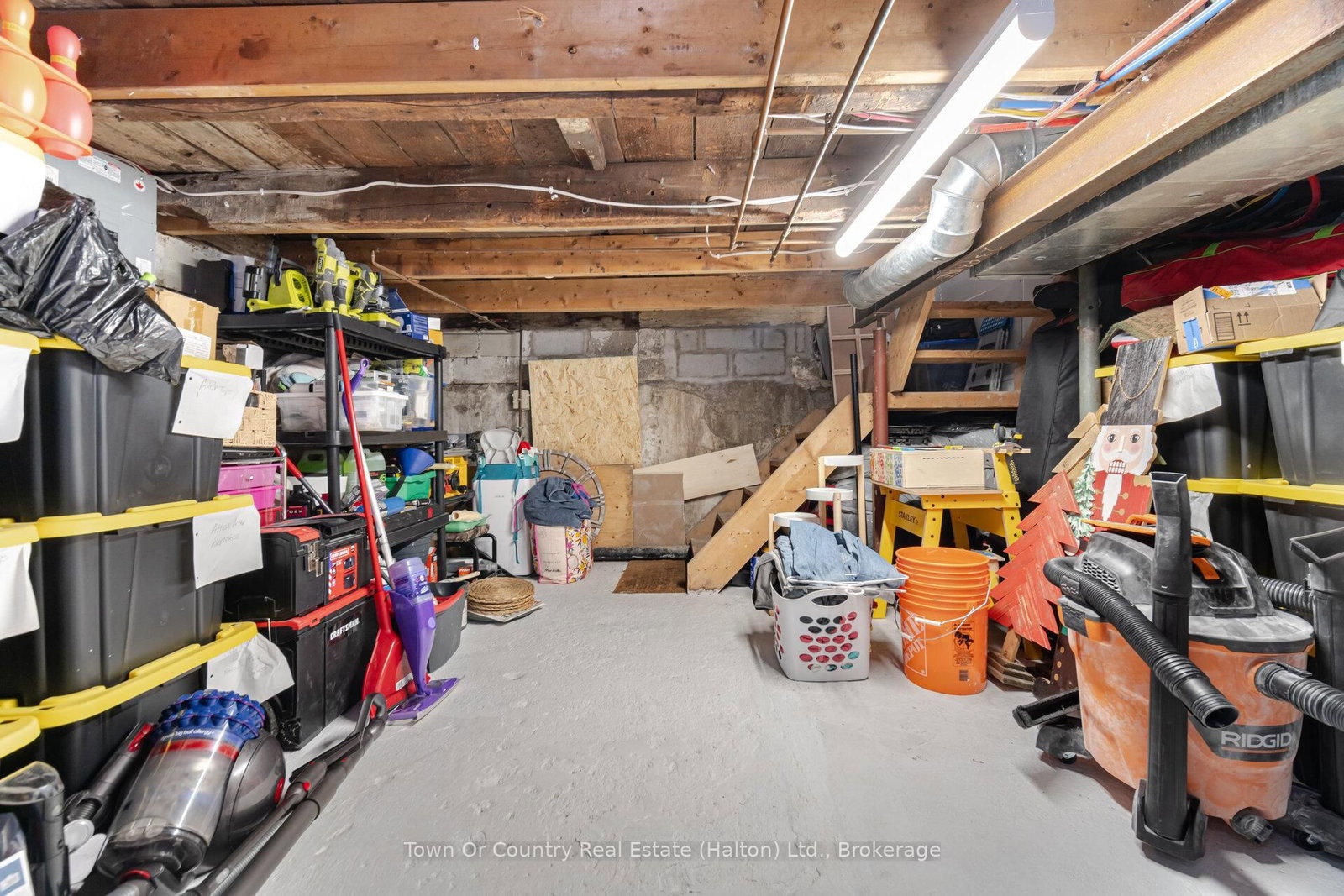 Detached House for sale at 23 Prince Street, St. Catharines, Ontario, L2R 3X6 - E. Chester - MLS: X12917944