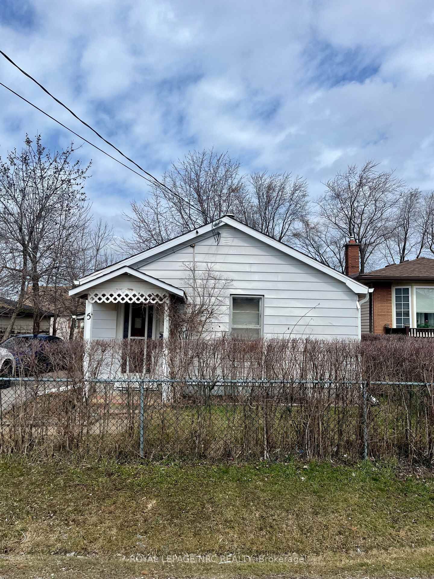 Listing Image 6