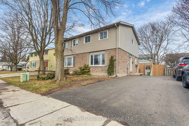 1079 Canfield Cres, Woodstock, N4S 8P3 | Image 2