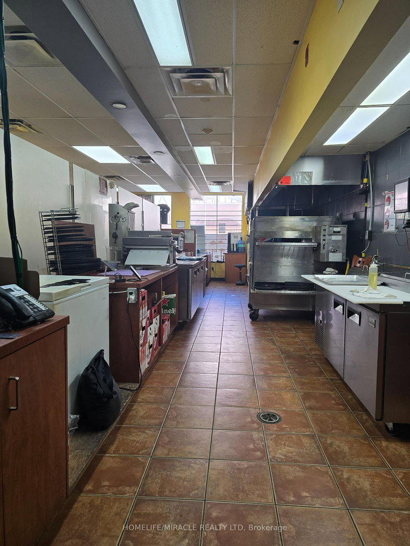 B - 18 Market St, Brantford, N3T 2Z5 | Image 2