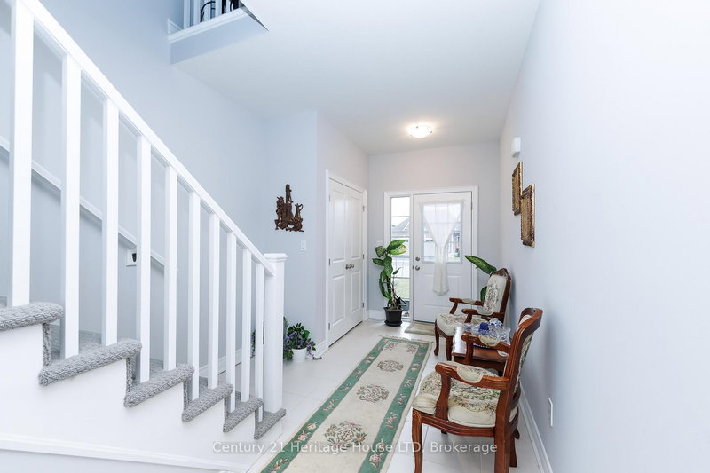 397 Hummel Cres, Fort Erie, L2A 0E8 | Image 3