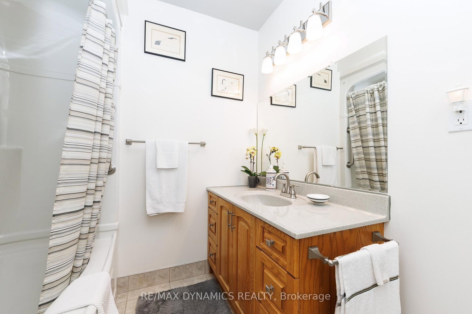 Detached House for sale at 15 Rollins Drive, Welland, Ontario, L3C 6Z7 - N. Welland - MLS: X12918494