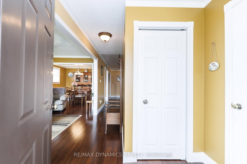 15 Rollins Dr, Welland, L3C 6Z7 | Image 3