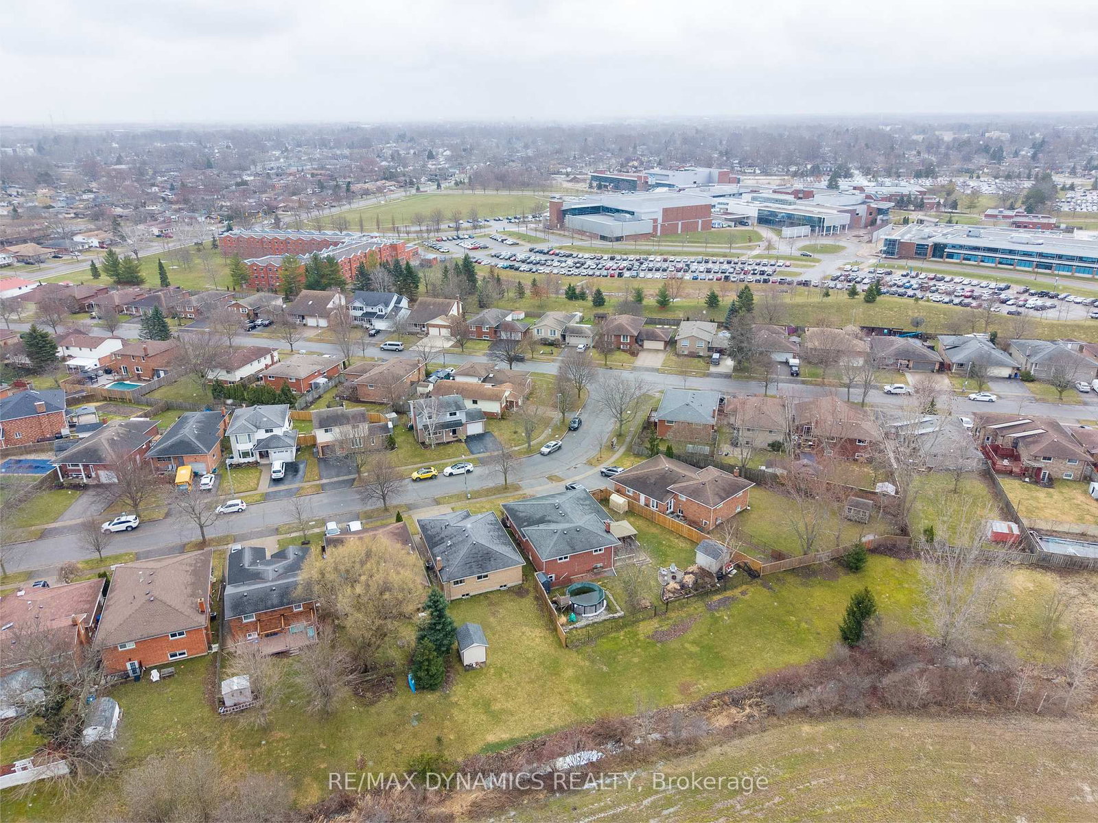 Detached House for sale at 15 Rollins Drive, Welland, Ontario, L3C 6Z7 - N. Welland - MLS: X12918494