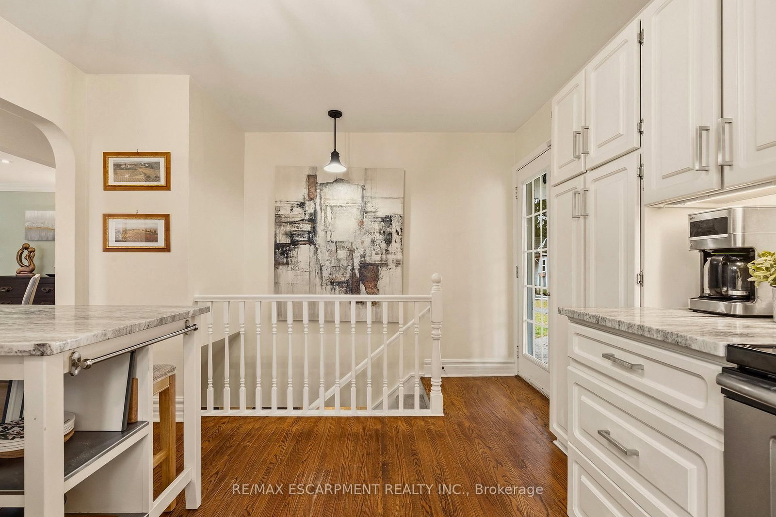 Detached House for sale at 38 Parker Avenue, Hamilton, Ontario, L9G 1A7 - Ancaster - MLS: X12918588