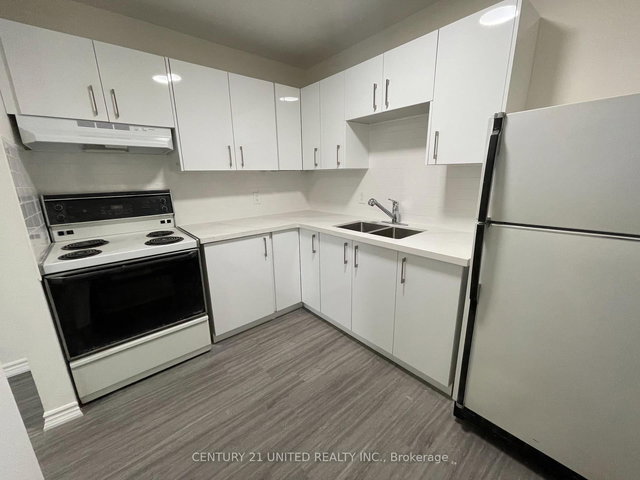 9 - 174.5 Hunter Street W