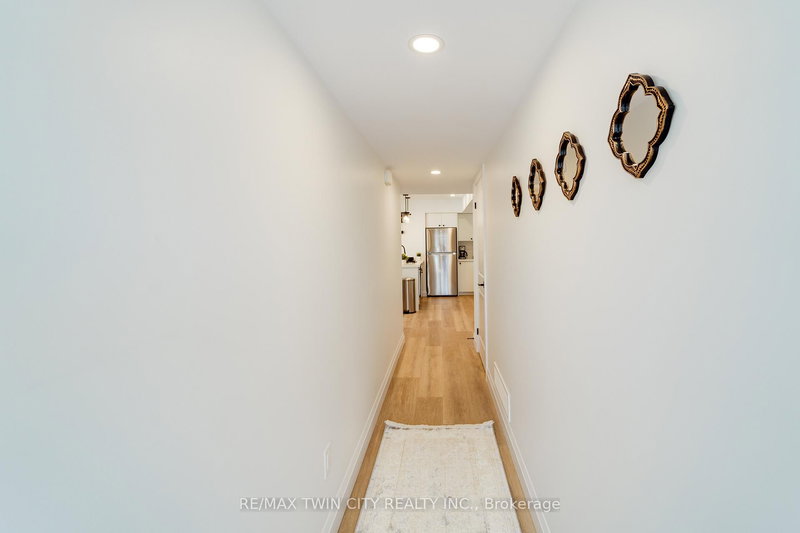 home for lease on 1-823 Stirling Avenue S