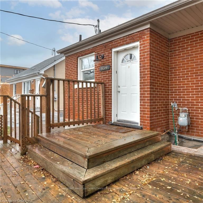 839 Stirling Ave S, Kitchener, N2M 3K4 | Image 2