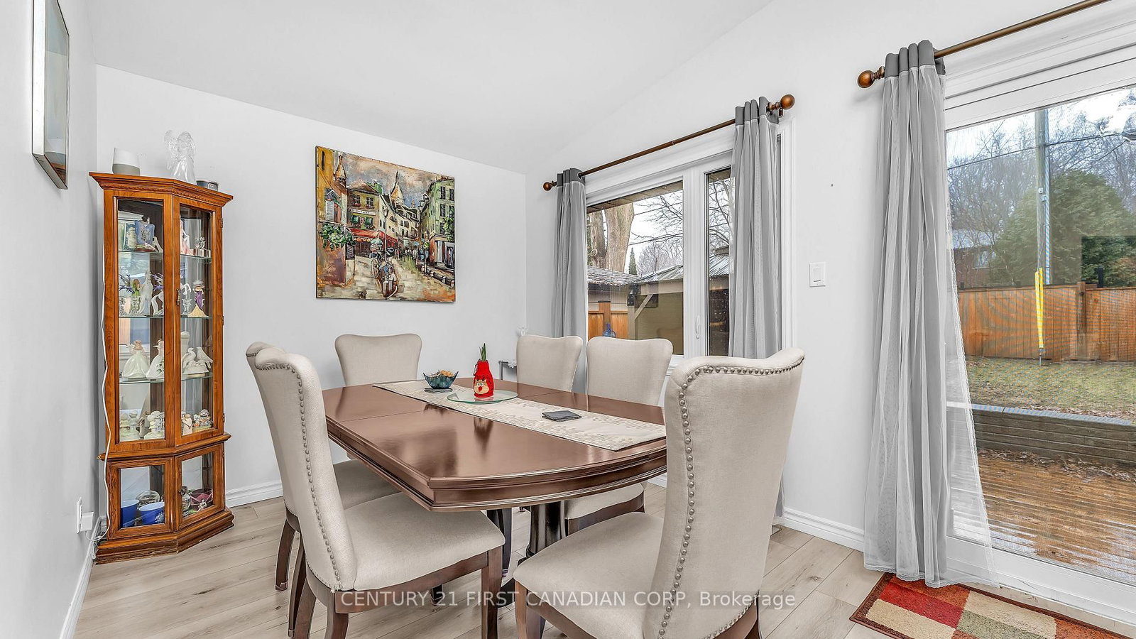 Listing Image 9