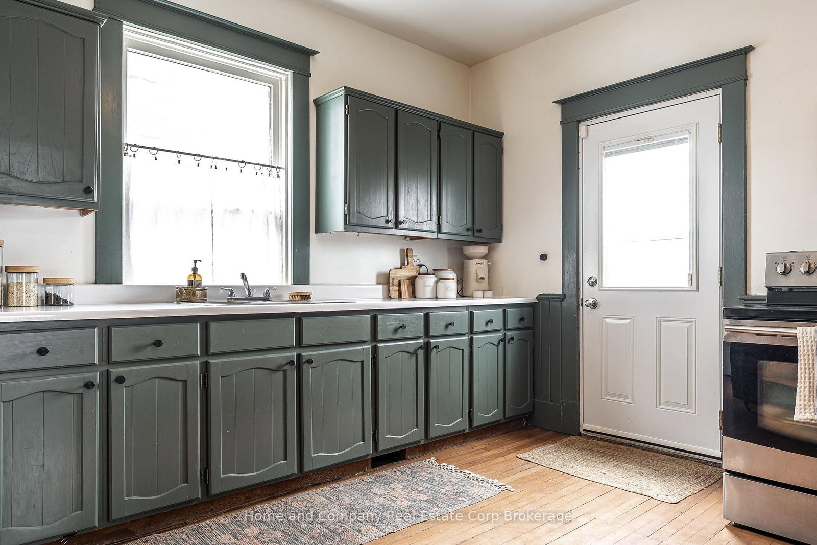 211 Queen Street W - Photo 12