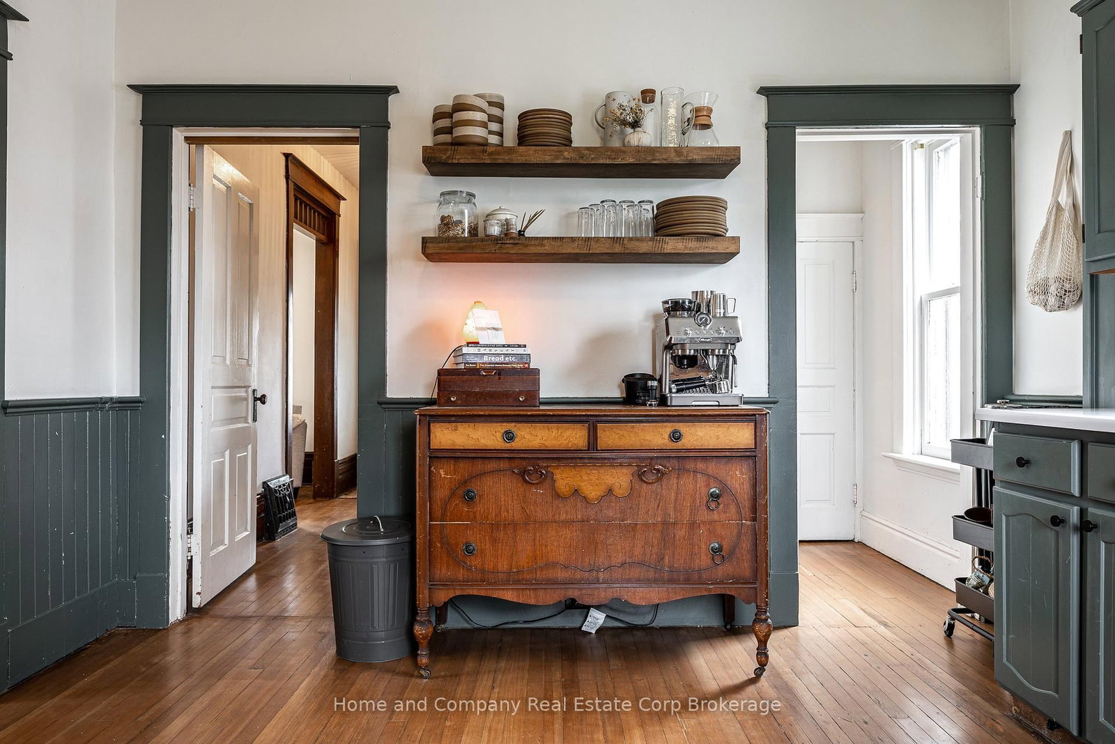 211 Queen Street W - Photo 13