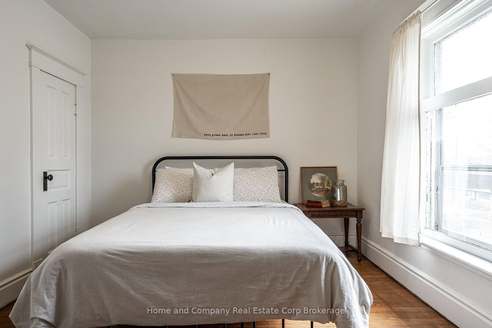 211 Queen Street W - Photo 18