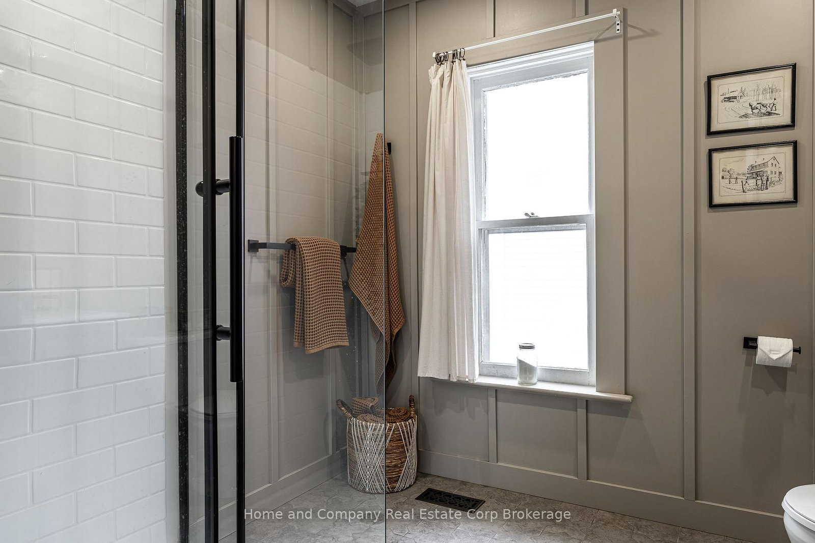 211 Queen Street W - Photo 20