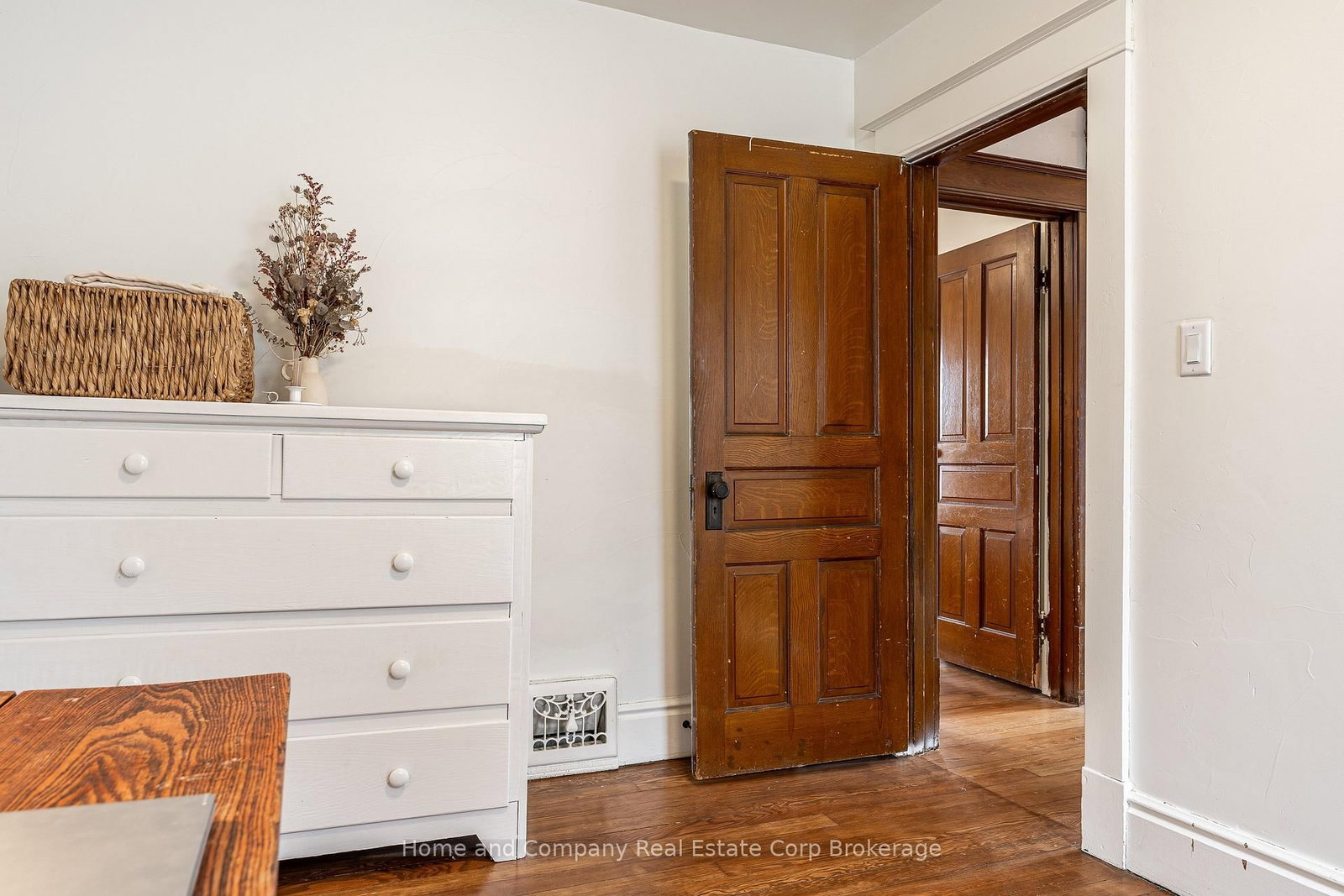 211 Queen Street W - Photo 24