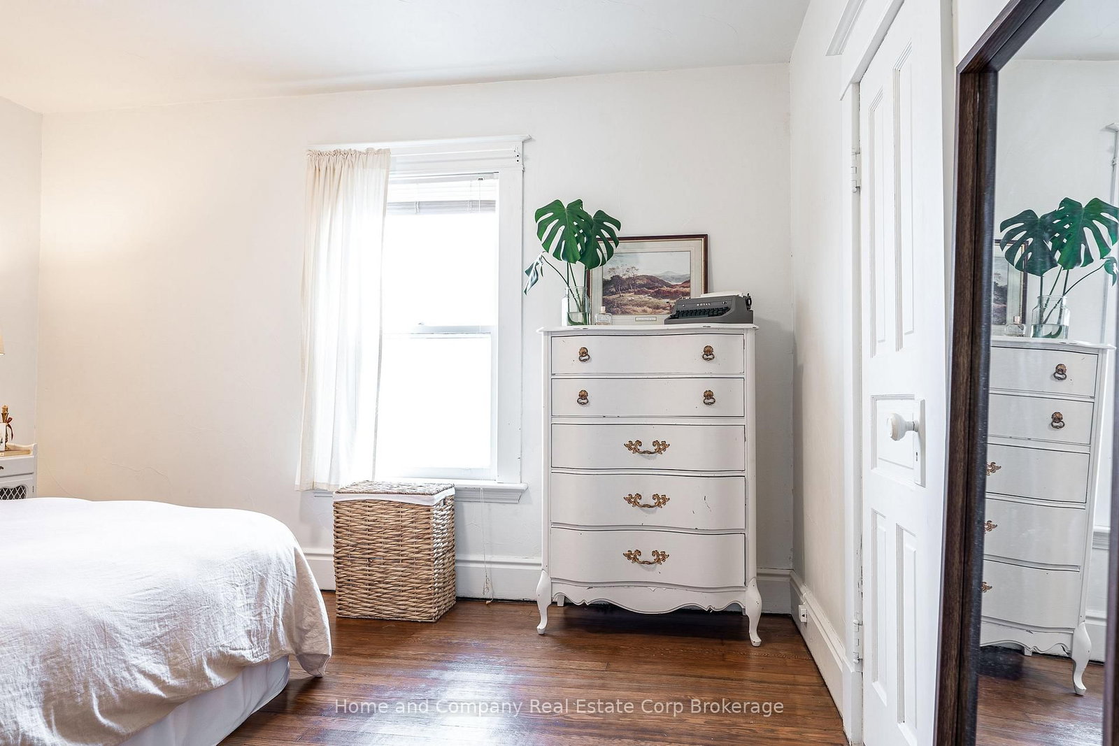 211 Queen Street W - Photo 25