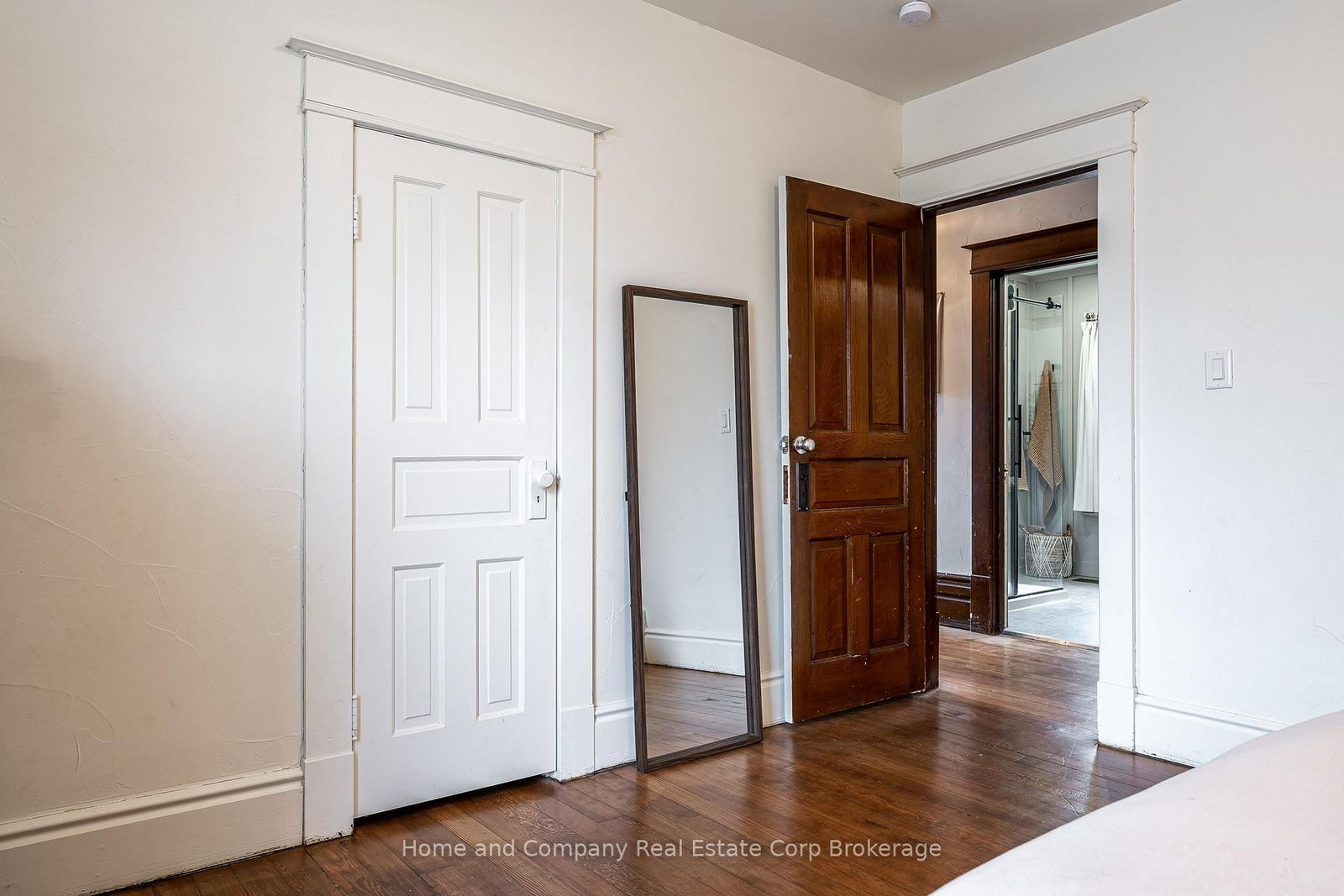 211 Queen Street W - Photo 28