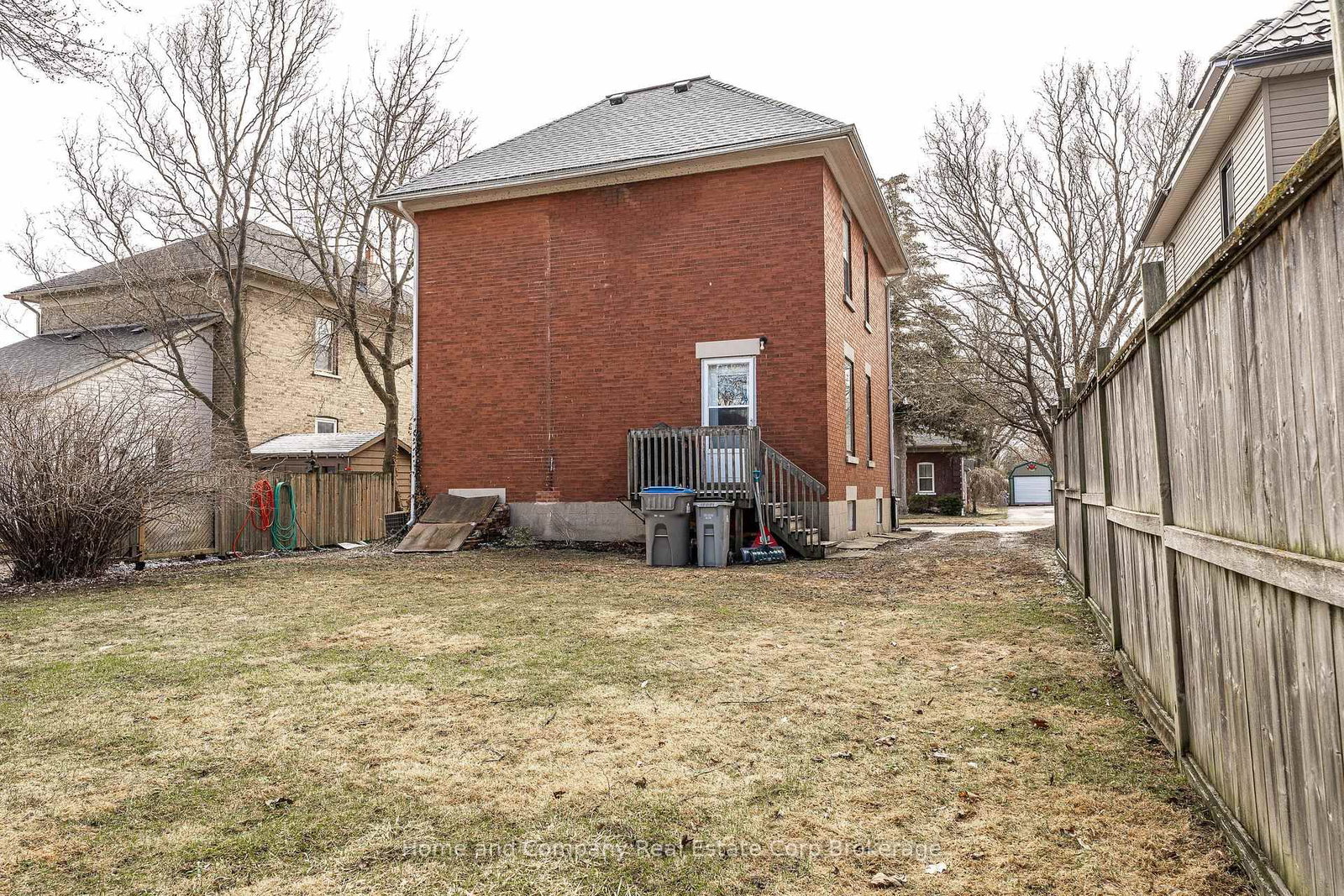 211 Queen Street W - Photo 32