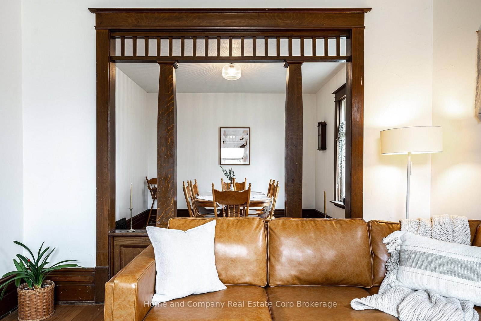 211 Queen Street W - Photo 4