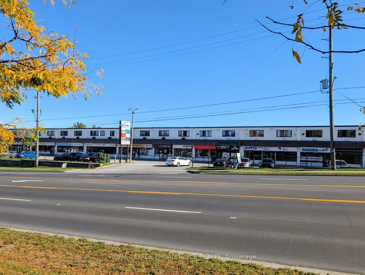 1837 Lansdowne Street W, Unit 10A