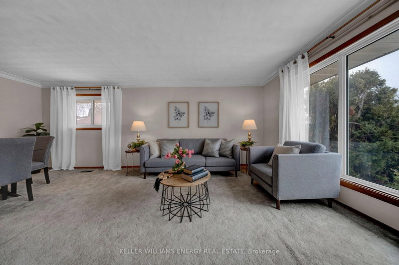 855 Timothy St, Peterborough, K9H 6H5 | Image 2