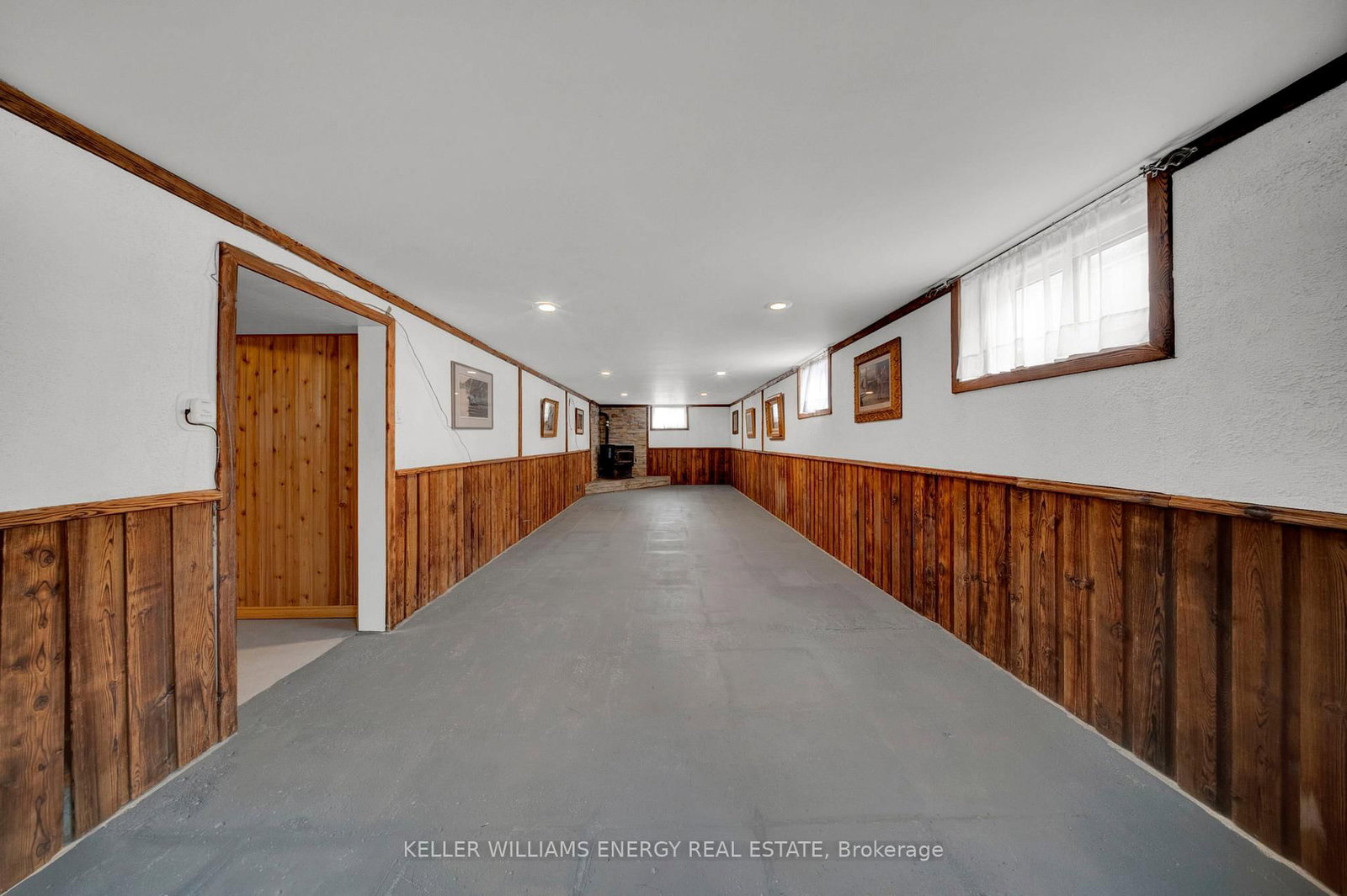 Detached House for sale at 855 Timothy Street, Peterborough, Ontario, K9H 6H5 - Northcrest Ward 5 - MLS: X12919050