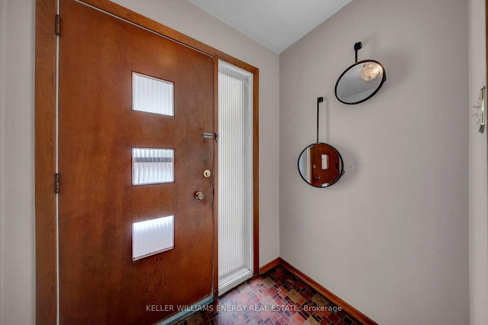 Detached House for sale at 855 Timothy Street, Peterborough, Ontario, K9H 6H5 - Northcrest Ward 5 - MLS: X12919050