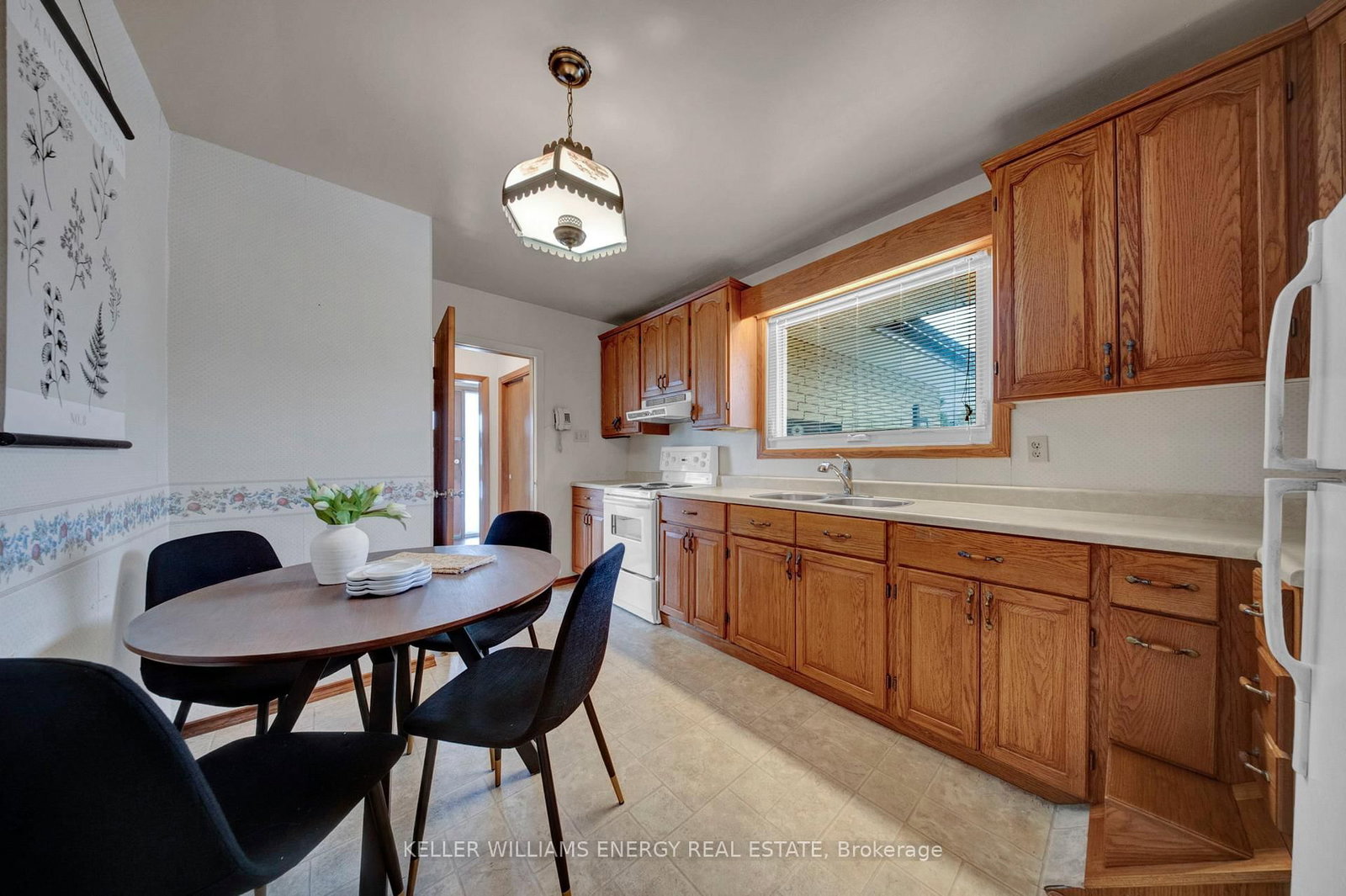 Detached House for sale at 855 Timothy Street, Peterborough, Ontario, K9H 6H5 - Northcrest Ward 5 - MLS: X12919050