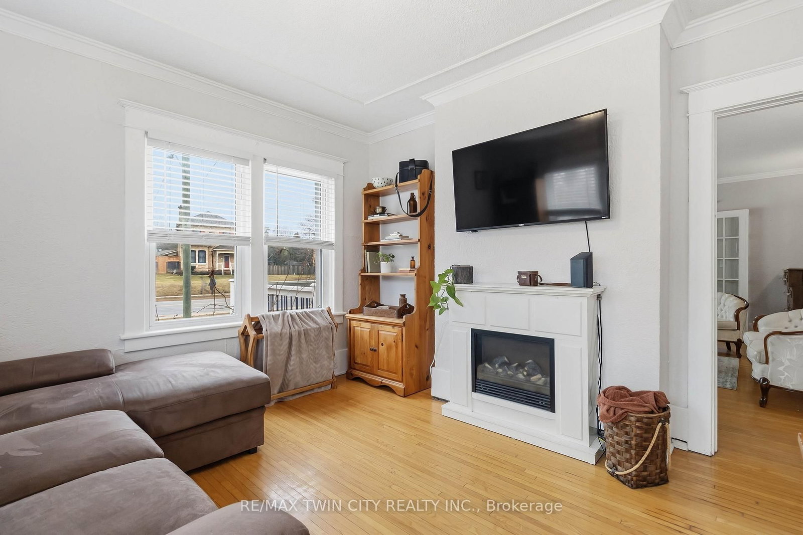 209 Grand River Street N - Photo 13