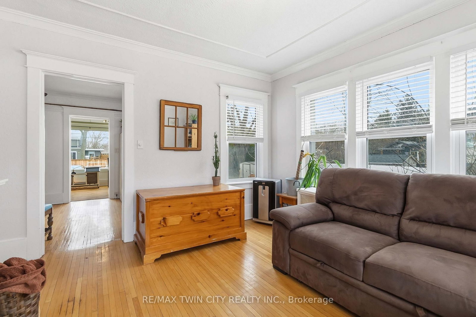 209 Grand River Street N - Photo 14