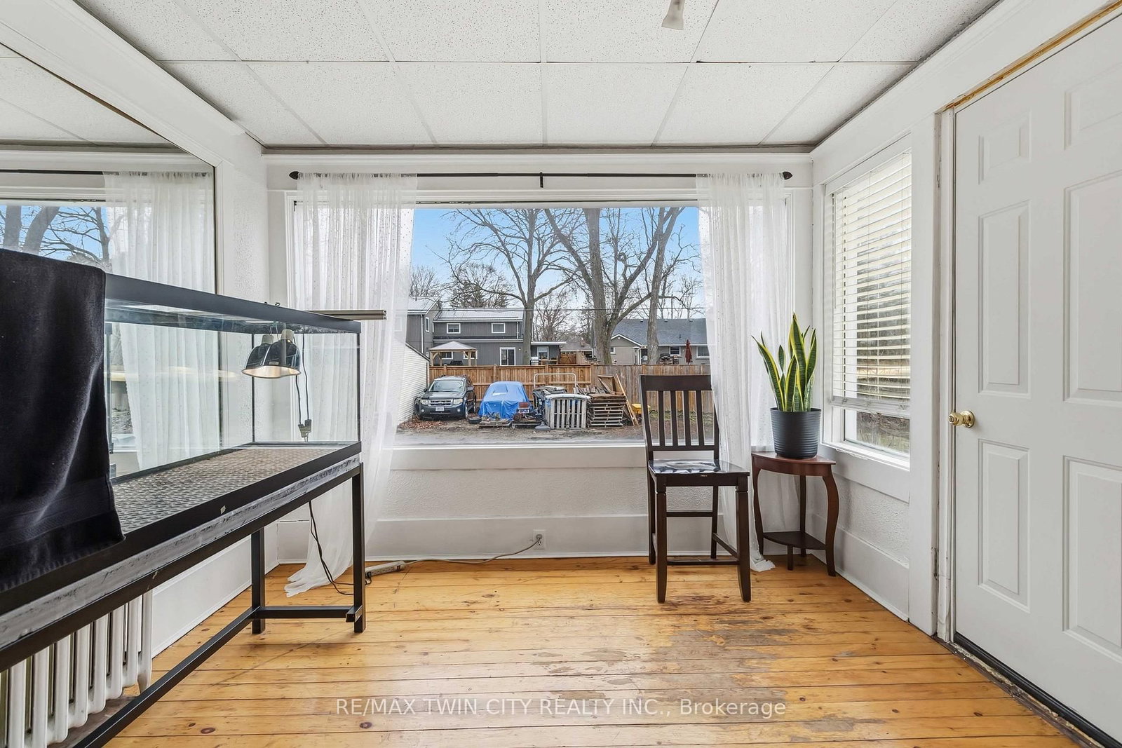 209 Grand River Street N - Photo 22