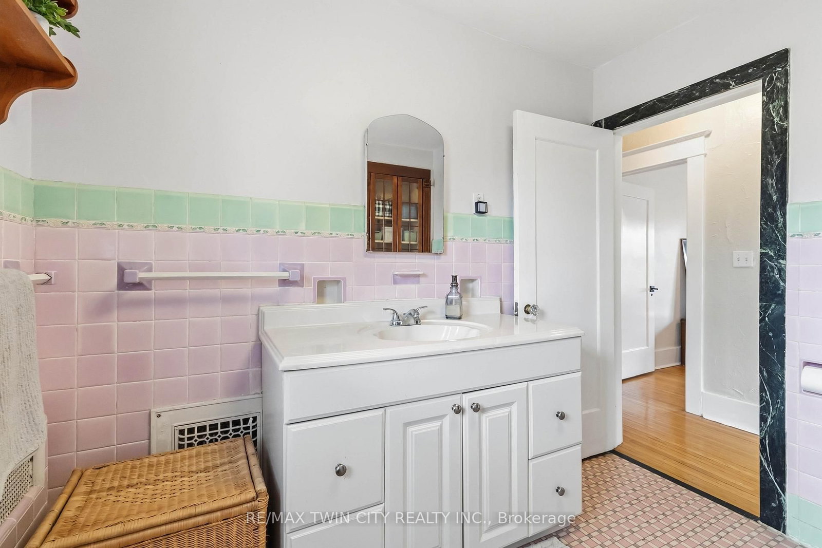 209 Grand River Street N - Photo 25