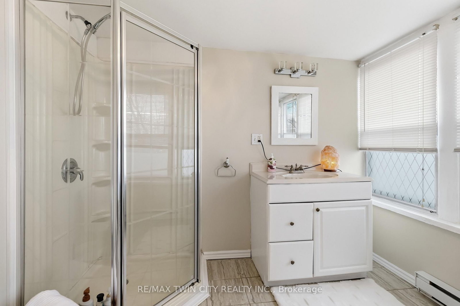 209 Grand River Street N - Photo 38