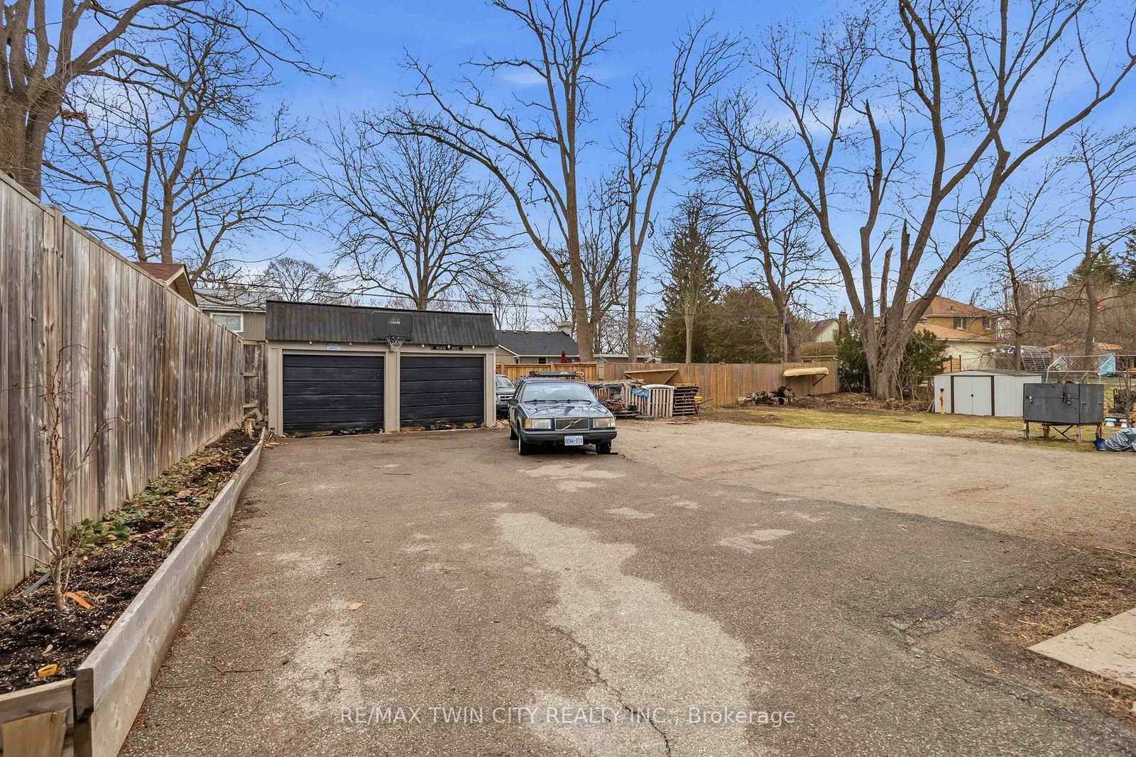 209 Grand River Street N - Photo 44