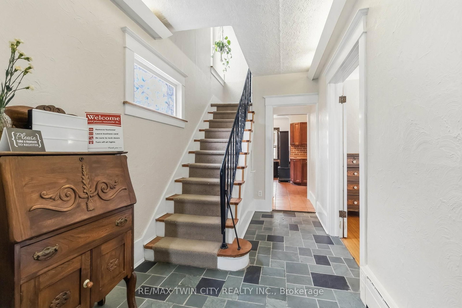 209 Grand River Street N - Photo 5