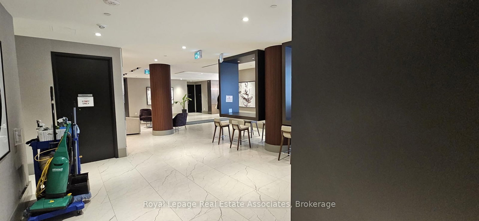 Condo for sale at 409-55 Duke Street, Kitchener, Ontario, N2H 0C9 - MLS: X12919088