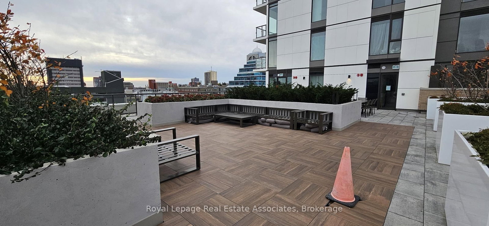 Condo for sale at 409-55 Duke Street, Kitchener, Ontario, N2H 0C9 - MLS: X12919088