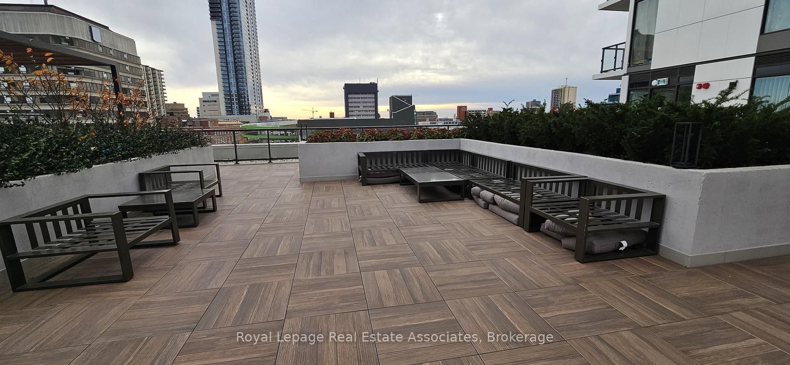 Condo for sale at 409-55 Duke Street, Kitchener, Ontario, N2H 0C9 - MLS: X12919088