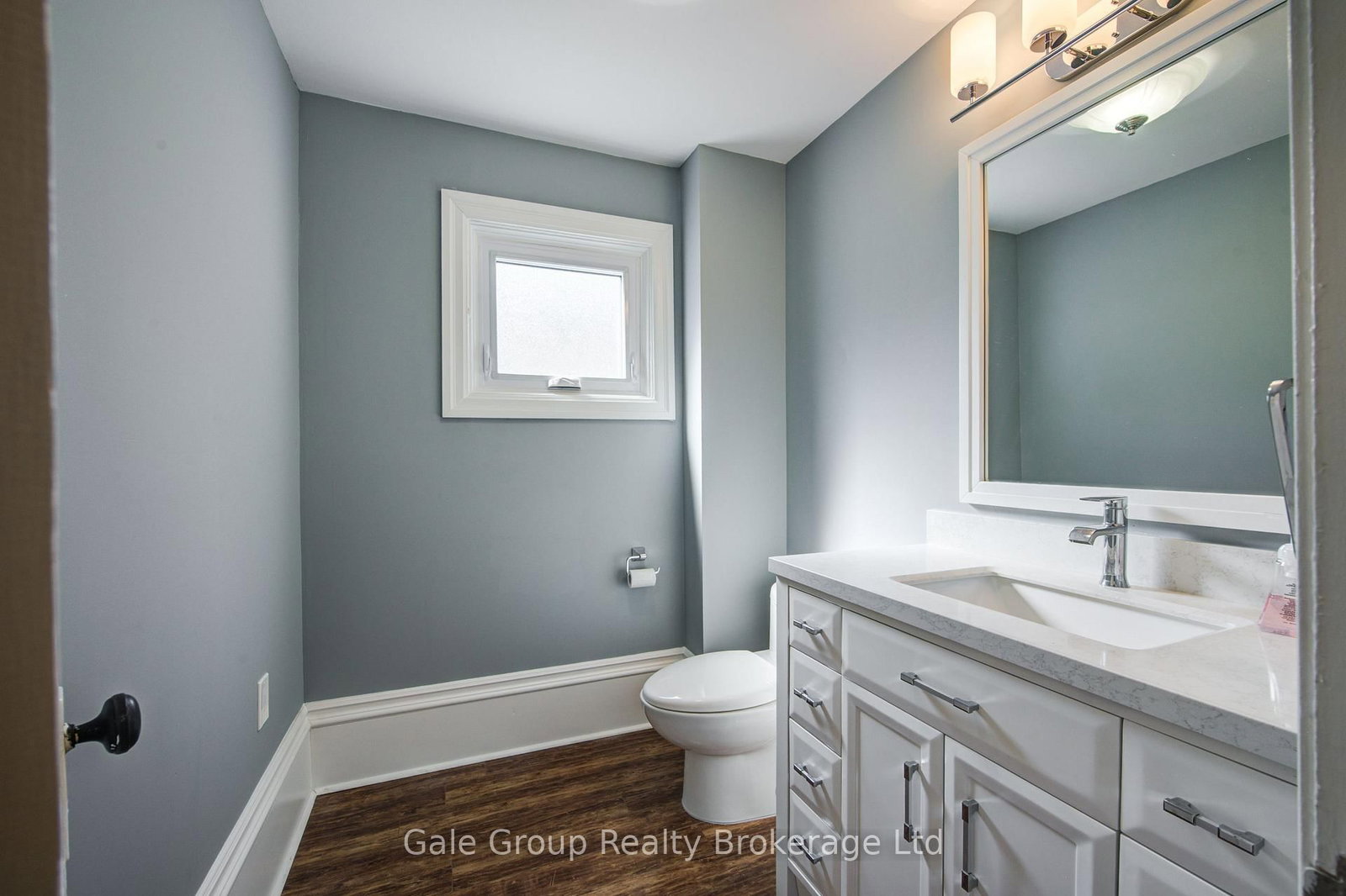 155 Vansittart Avenue • Woodstock, ON photo 16