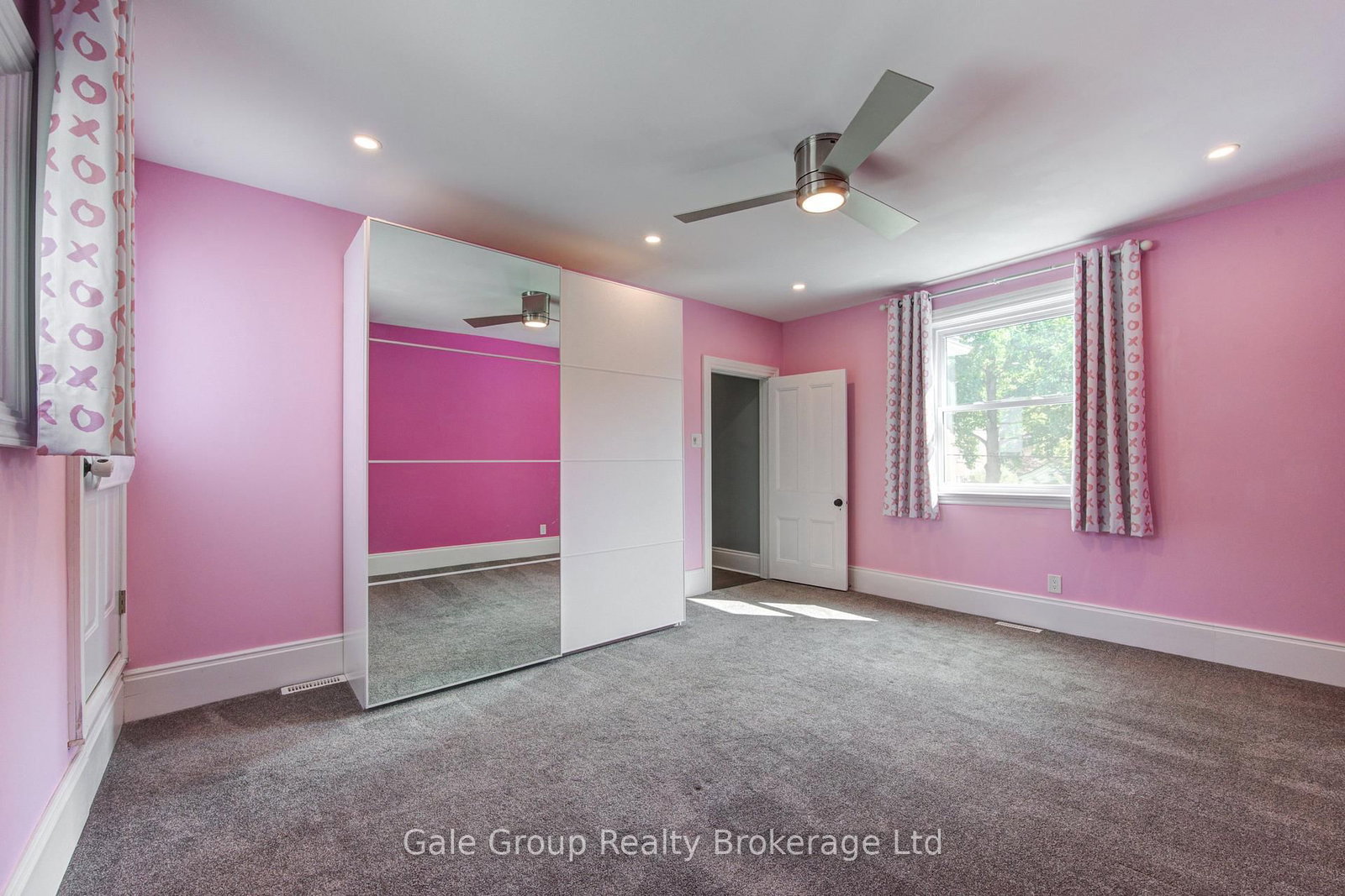 155 Vansittart Avenue • Woodstock, ON photo 30